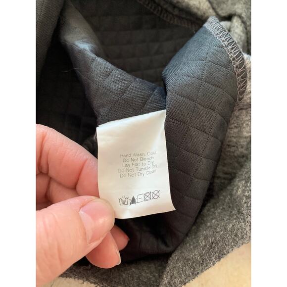 Astr woman small black casual cap sleeve tank gray faux leather quilted grunge e - Picture 7 of 8